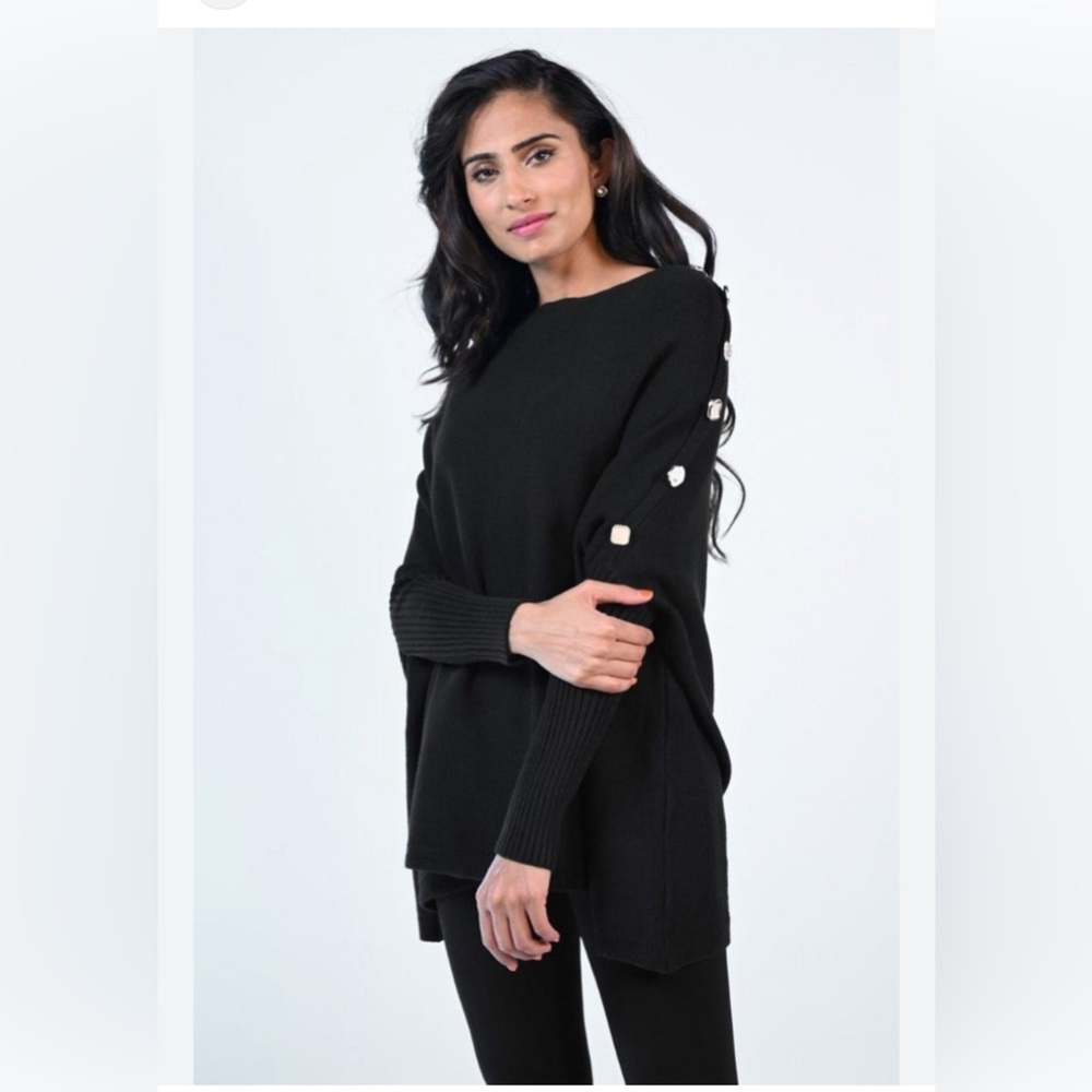 NWOT Frank Lyman Design Collection black sweater- button detail- Women’s Medium